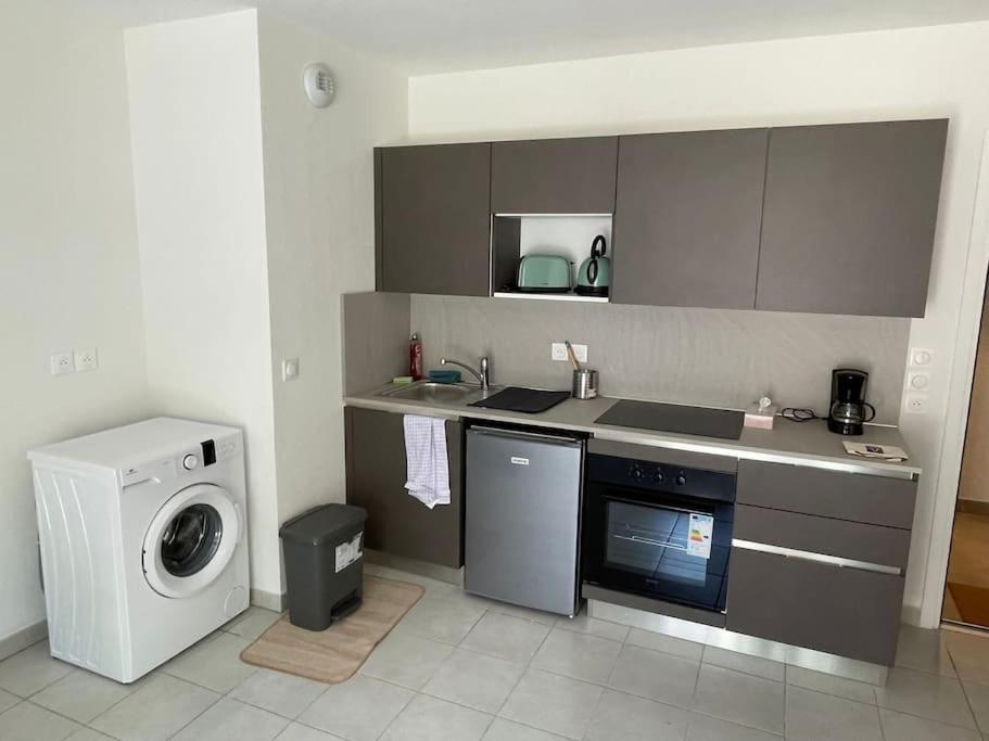 Duplex A Pour 4 Personnes, Wifi, Parking Et Tramway * Montpellier