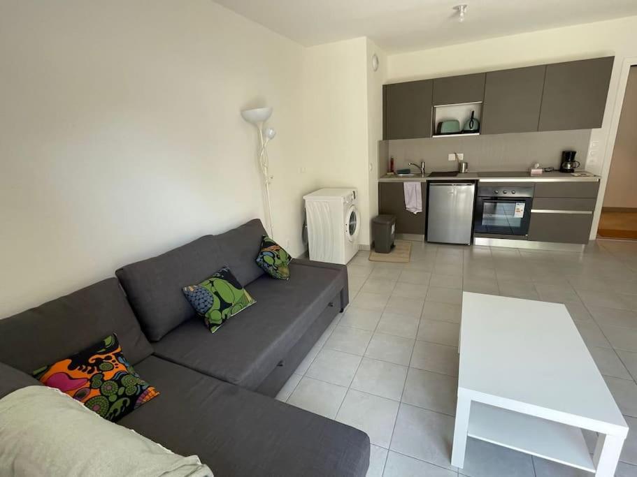 Apartment Duplex A Pour 4 Personnes, Wifi, Parking Et Tramway Montpellier