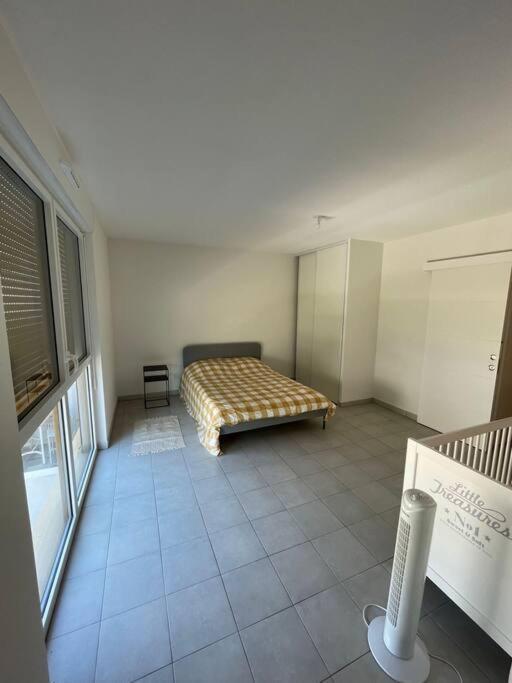 Duplex A Pour 4 Personnes, Wifi, Parking Et Tramway